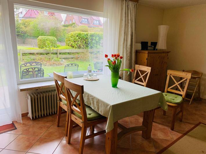 Ganze Wohnung, Ferienwohnung Schmidt Haffkamp" mit privater Terrasse, privatem Garten und Wlan in Grömitz, Ostholstein