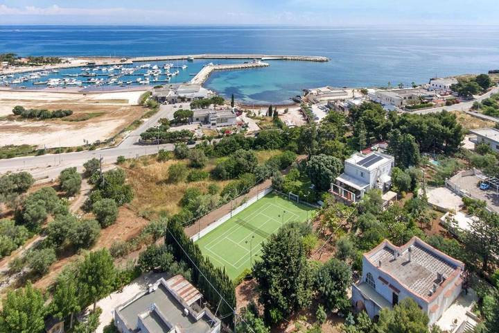 B&b per 4 persone, con panorama e piscina nonché giardino, con animali domestici a Polignano a Mare