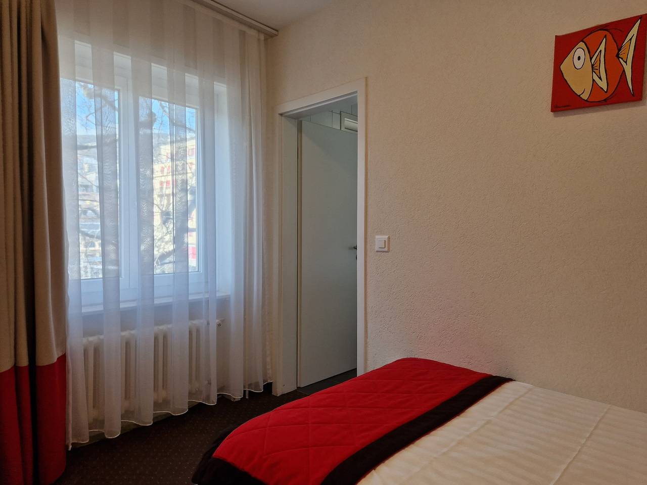 Hôtel Touring au Lac - Simple économique, côté ville in Neuchâtel, Pays des Trois-Lacs