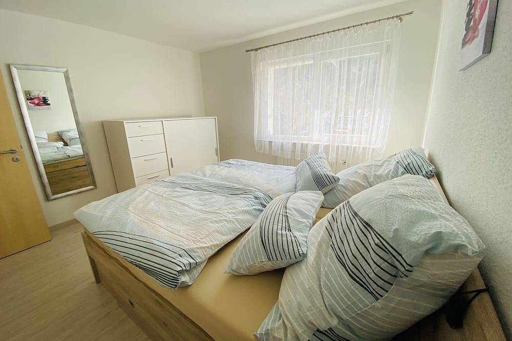 Ganze Wohnung, Neu! Ferienwohnung \"Schwarzwaldblick 1\" 100qm mit Balkon  2-6Pers.+Babybett in Untermünstertal, Münstertal
