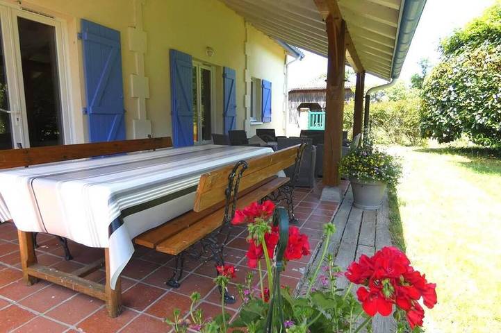 Location de vacances pour 8 personnes, avec jardin à Escource