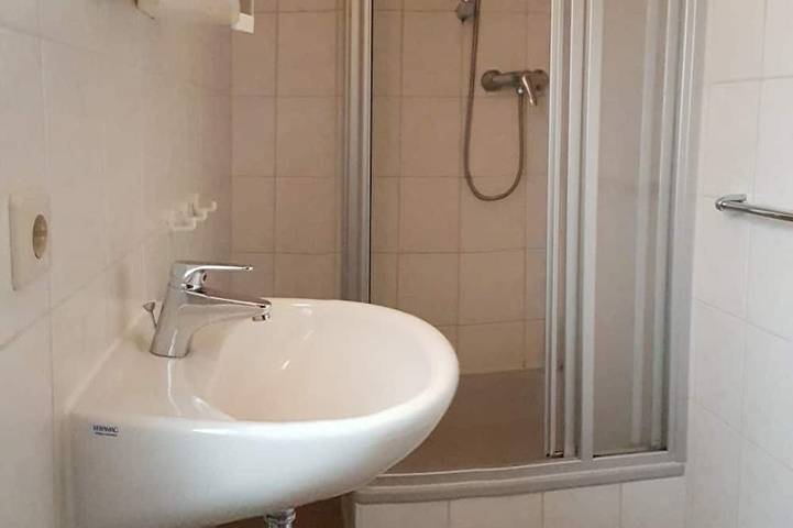 Ruhiges zentral gelegenes Ferienhaus mit  Sauna Pool& Badezuber in Storkower See, Wendisch Rietz