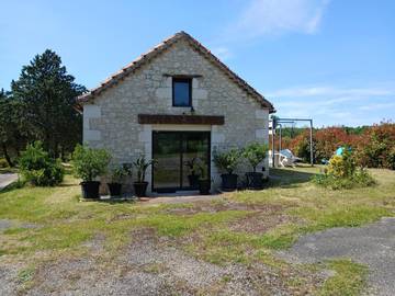 Gîte pour 2 personnes, avec jardin dans le Lot