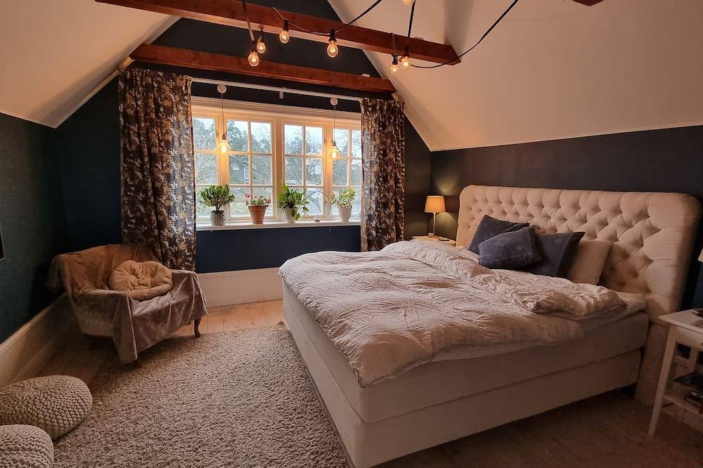 Fantastic accommodation close to nature and the sea with room for the big family. in Nacka, Stockholmer Schärengarten