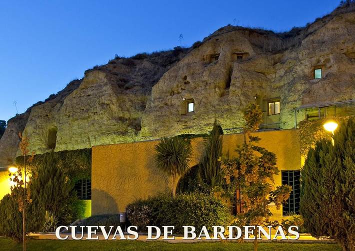 Maison de campagne pour 2 personnes, avec jacuzzi et jardin à Valtierra