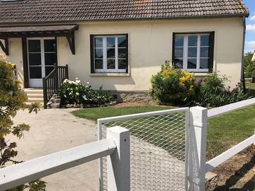 Gîte pour 6 personnes, avec jardin et terrasse à Saints