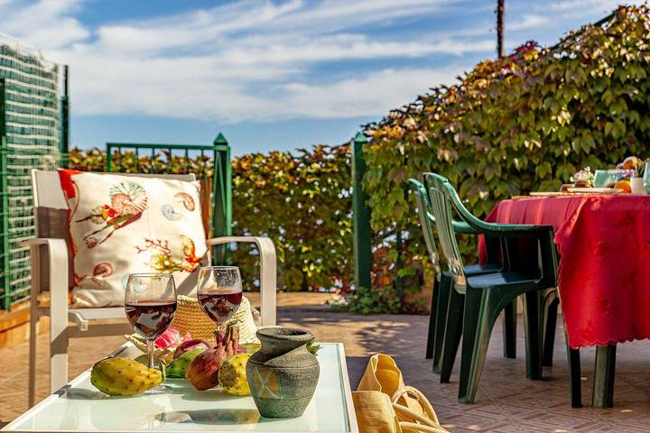 Appartamento per 4 persone, con terrazza e vista lago, con animali domestici in Sant'Alessio Siculo