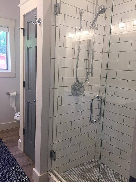 Vacation rental for 11 people, with yard and terrace in Torch Lake