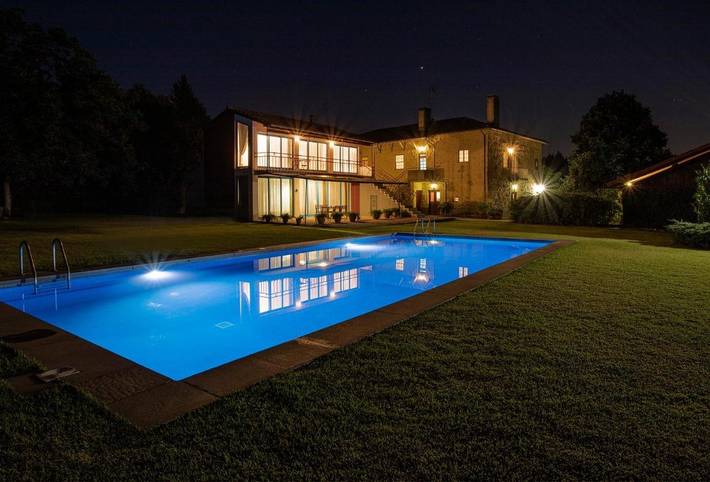 Location de vacances pour 2 personnes, avec piscine ainsi que jardin et vue dans Vila Verde - 2