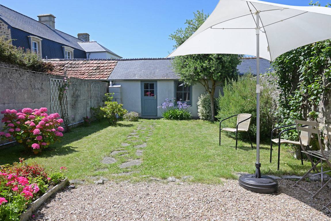 Charmante maison de pêcheur avec jardin clos in Saint-Vaast-la-Hougue, Région de Cherbourg
