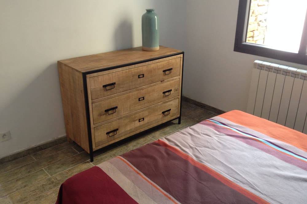 Villa de charme en pierres, sur les hauteurs de La Ciotat. in La Ciotat, Région de Marseille