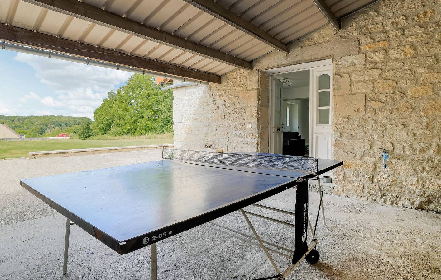 Appartement de charme avec jardin et parking, près des restaurants in Monthenault, Aisne