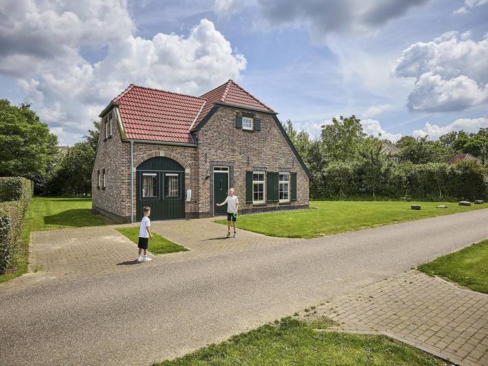 Vakantiehuis voor 11 personen, met zwembad en tuin in Leudal