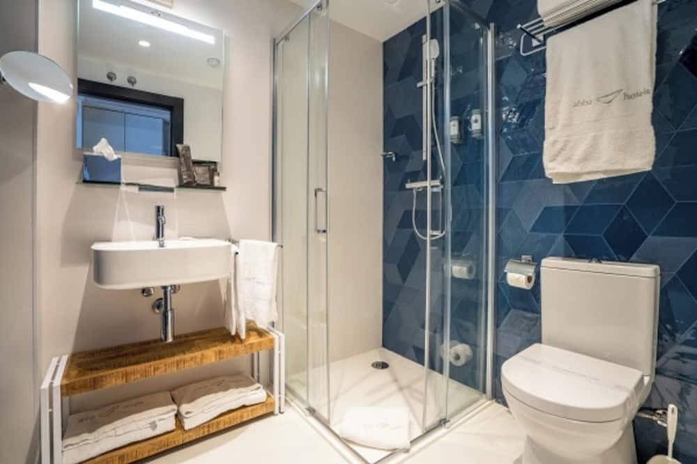 Appartement entier, Stylish Gros Terrace Retreat by Surf, Dining & Cultural Hotspots in San Sebastian, Côte Basque (Espagne)