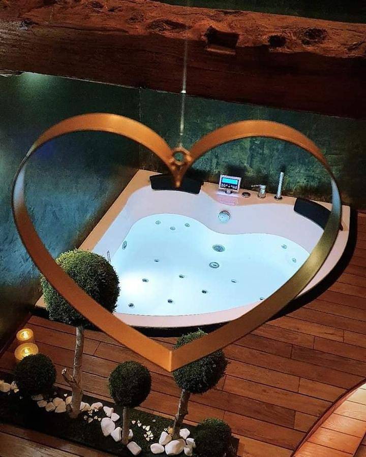 Double Room with Spa Bath in Santes, Région de Lille