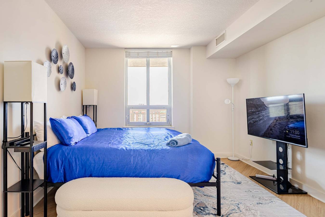 Ganze Wohnung, Downtown Silver Spring Walkable Metro Skyline Balcony Corner Suite | Luxe Pad in Silver Spring, Maryland