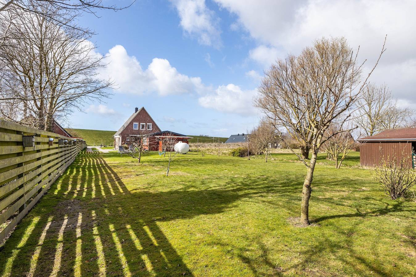 Ferienhaus „Kapitänsstuv“ mit privater Terrasse, Garten und Wlan in Kaiser-Wilhelm-Koog, Nordseeküste