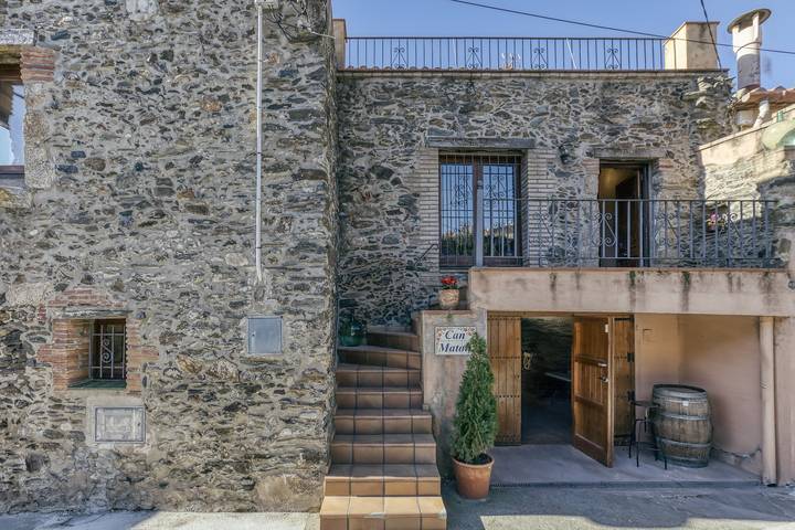 Villa für 9 Personen, mit Balkon in Katalonien