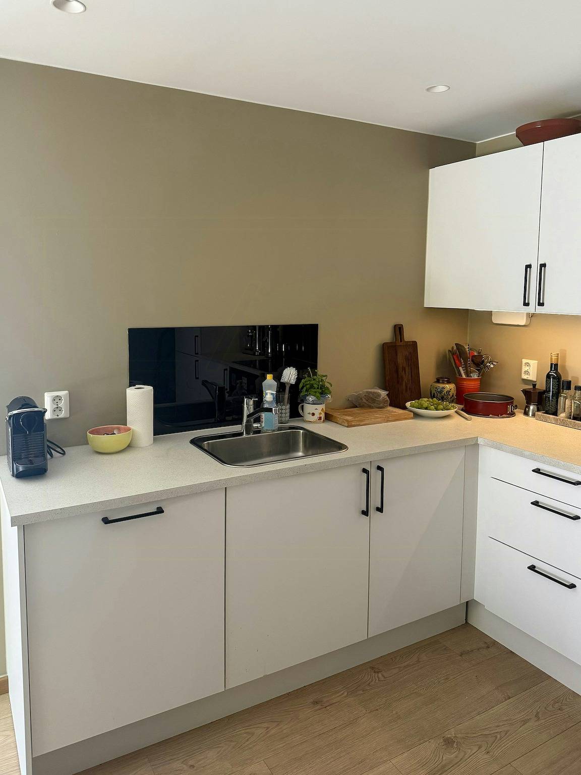 Ganze Wohnung, Durchdachte Wohnung mit Balkon in Løkka in Grünerløkka, Oslo