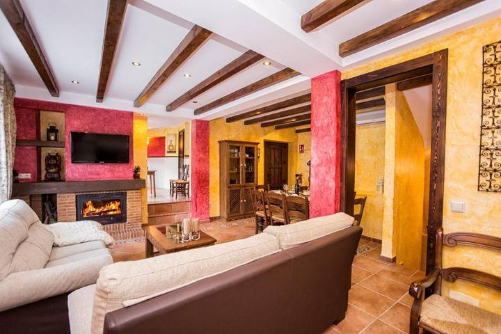 Casa rural para 10 personas, con piscina además de jardín y vistas - 1