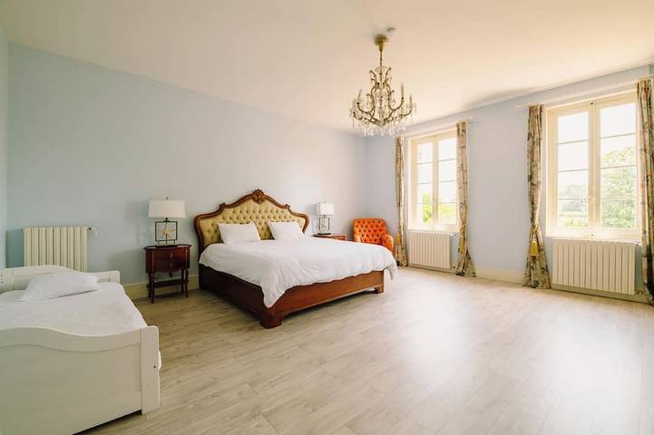 Location de vacances pour 14 personnes, avec Jardin à Bourg - 2