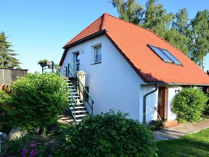 Ferienwohnung für 3 Personen, mit Terrasse und Garten in Lüssow