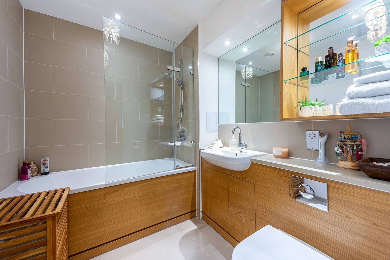 Entire apartment, Lovely, spacious 2Br Apartment central Kingston - Pass the Keys in Kingston upon Thames, London