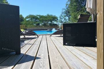 Gîte pour 8 personnes, avec terrasse et jardin à Voutezac