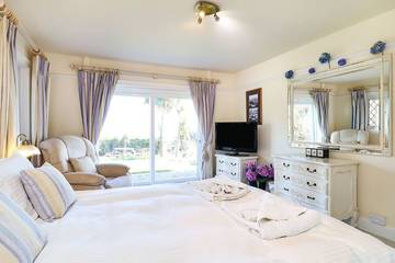 Cottage for 7 People in Shanklin, Isle of Wight, Photo 2