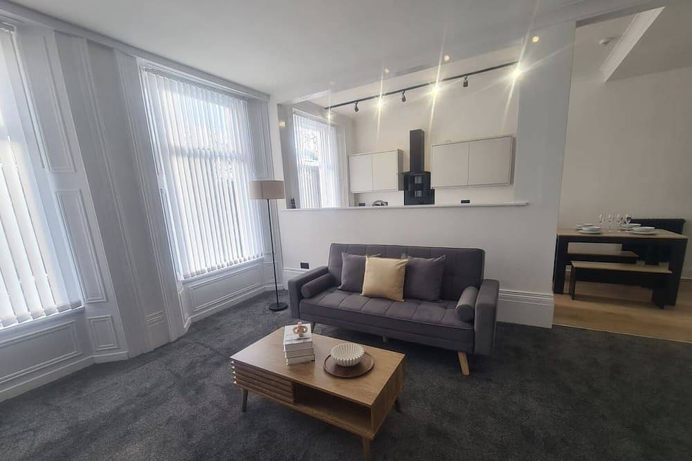 Entire apartment, Modern one bed close to city in Sunderland