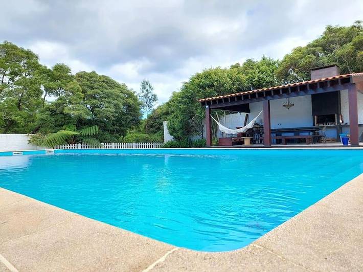 Villa voor 6 personen, with zwembad and uitzicht as well as tuin in São Miguel