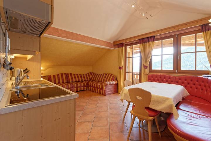 Appartamento per 4 persone, con sauna e idromassaggio nonché giardino, con animali domestici in Valle Aurina