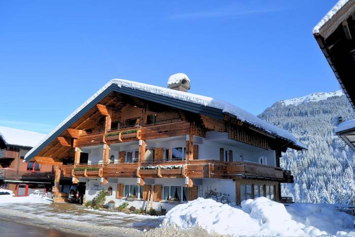 Apartmenthotel für 3 Personen, mit Sauna und Ausblick sowie Balkon, kinderfreundlich im Kleinwalsertal