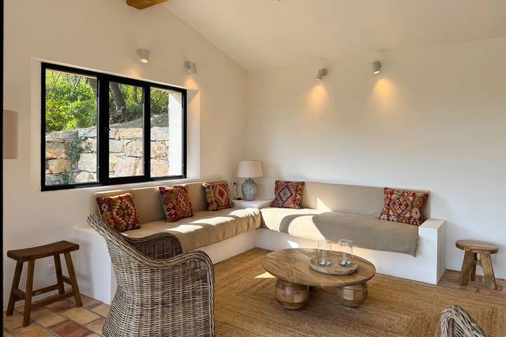 Maison de vacances pour 4 personnes, avec piscine ainsi que terrasse et jardin à Montauroux