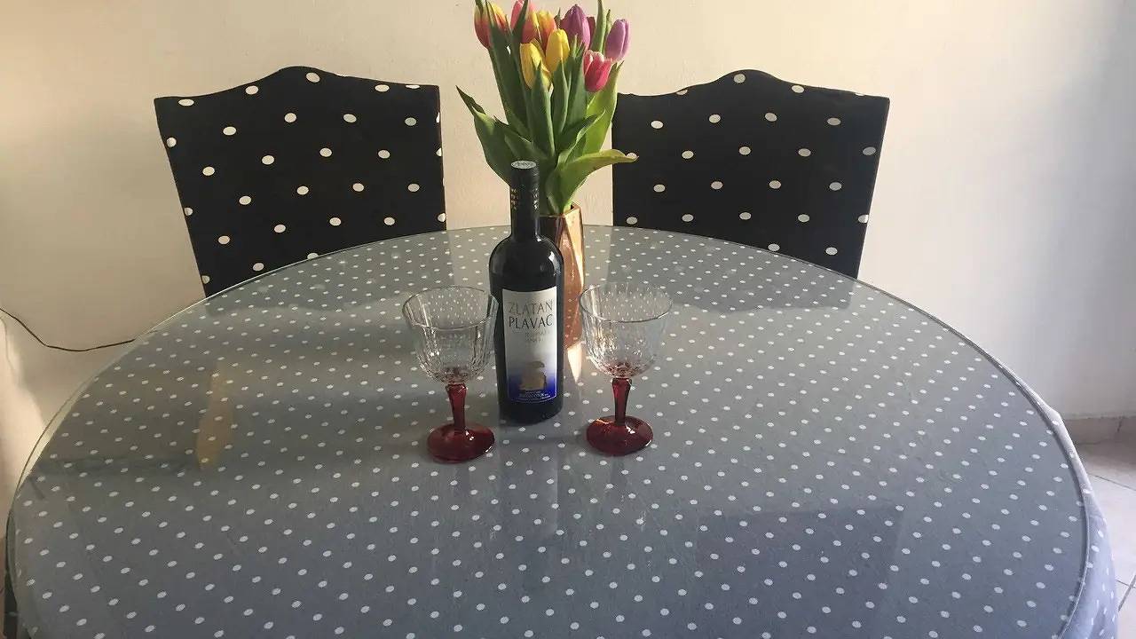 Ganze Ferienwohnung, Ferienwohnung für 4 Personen (40 m²) in Split in Jesenice, Split-Dalmatien
