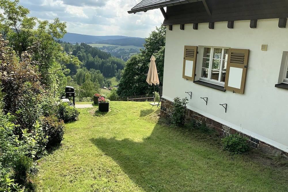 Ferienhaus-Aschberg,  Ein Haus zum Wohlfühlen; tolle Aussicht und viel Platz in Klingenthal, Chemnitz und Umgebung