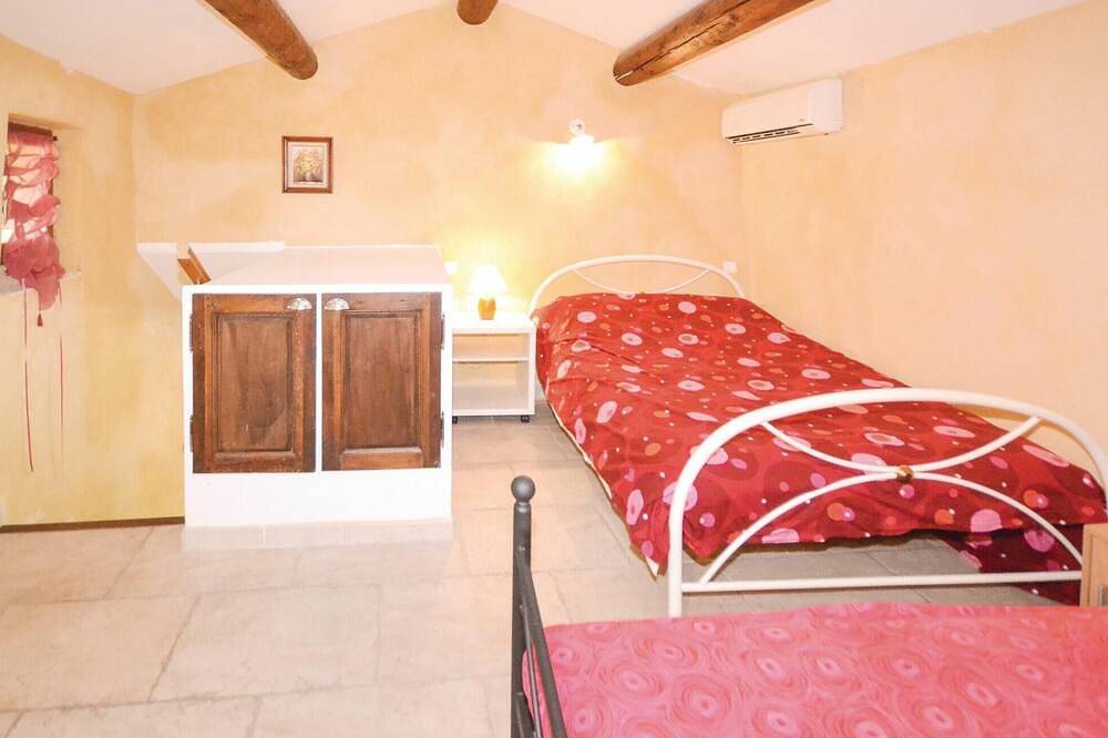 Acogedora casa en Apt con Wifi in APT, Parque natural regional del Luberon