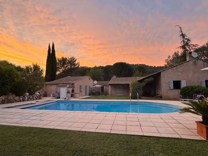 Location de vacances pour 8 personnes, avec jardin à Le Val