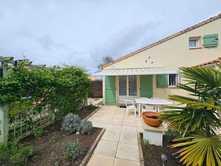 Gîte pour 6 personnes, avec balcon et piscine dans Luna Park La Palmyre