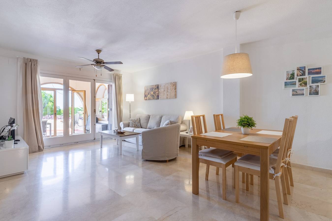 Appartamento intero, Appartamento vacanze 'Simplicity Luxury Apartment' con terrazza privata, piscina condivisa e Wi-Fi in Altea La Vella, Altea Spagna