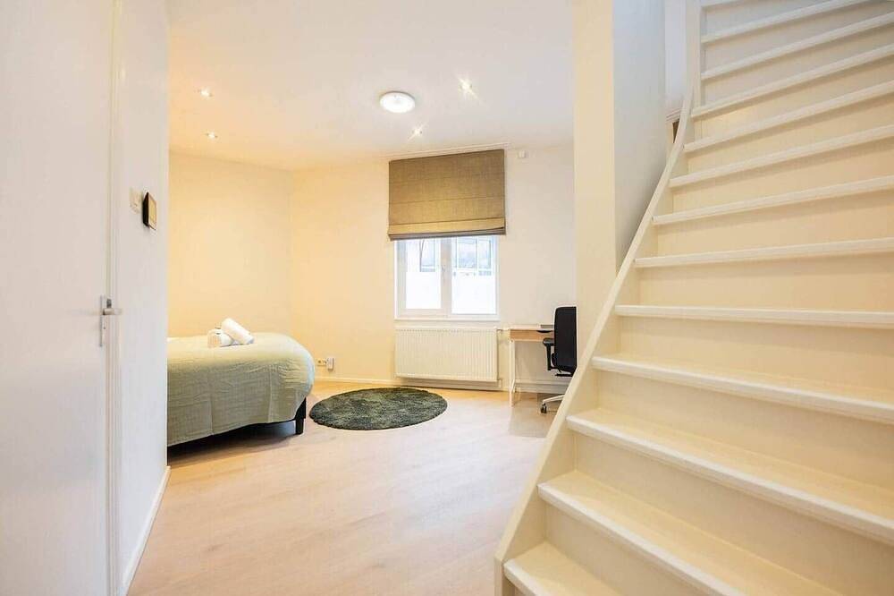 Entire apartment, Royal 65m2 One Bedroom Apartment (Vw-140-A) in Eindhoven, North Brabant