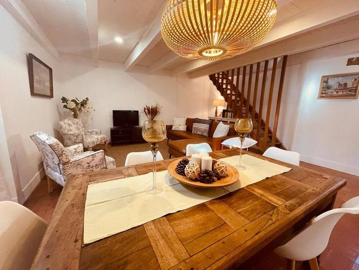 Location de vacances pour 7 personnes, avec terrasse, animaux acceptés à Soubès