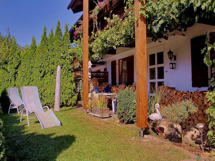 Ferienwohnung für 4 Personen, mit Terrasse und Garten sowie Ausblick