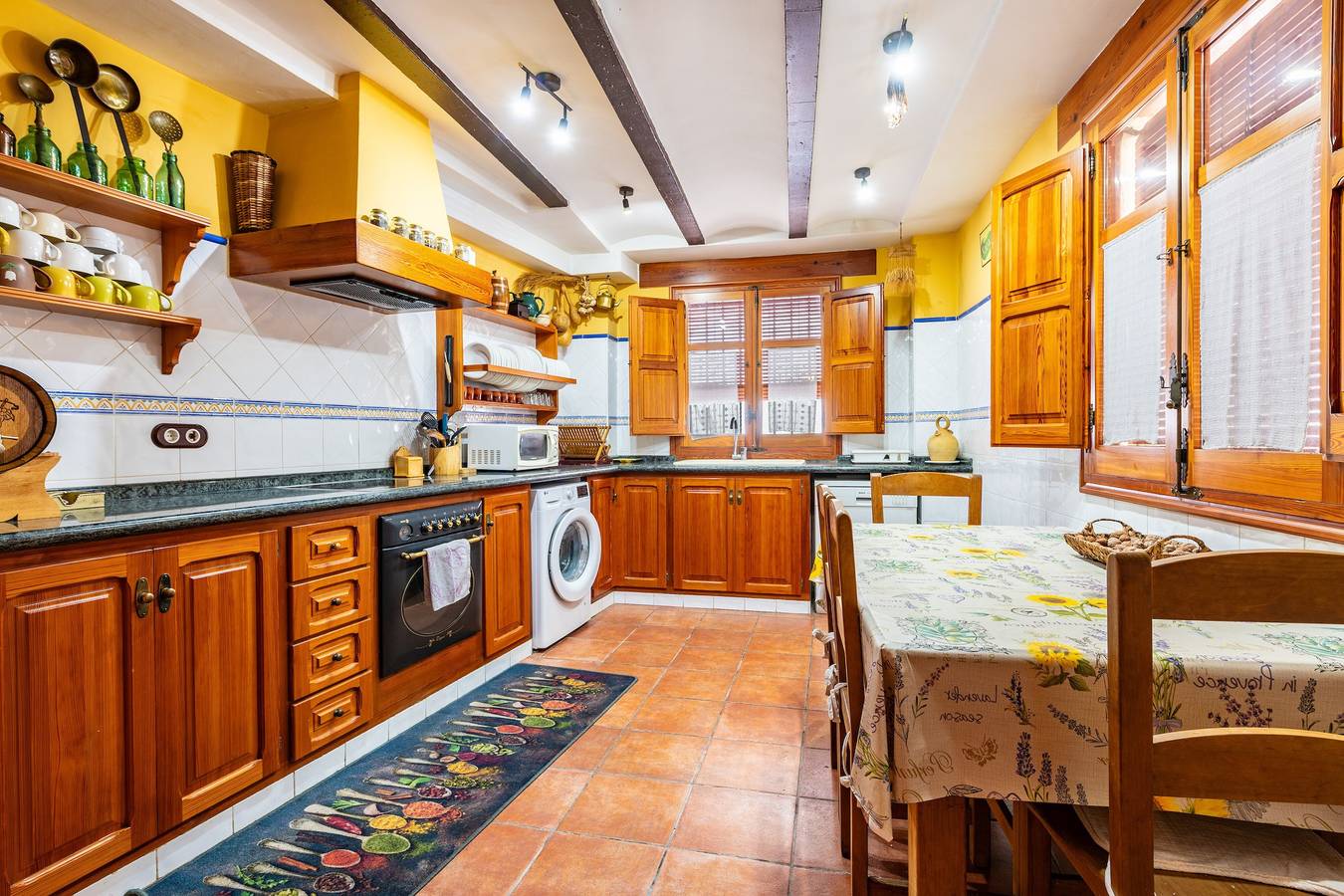 Appartement 'Casa Rosa' met Balkon, Wi-Fi en Airconditioning in Cabanes, Costa del Azahar
