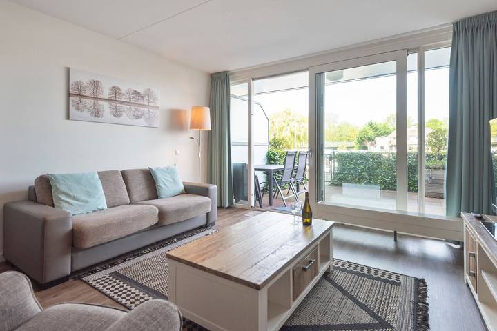 Vakantieappartement voor 3 personen, met terras en uitzicht op het meer in Warmond