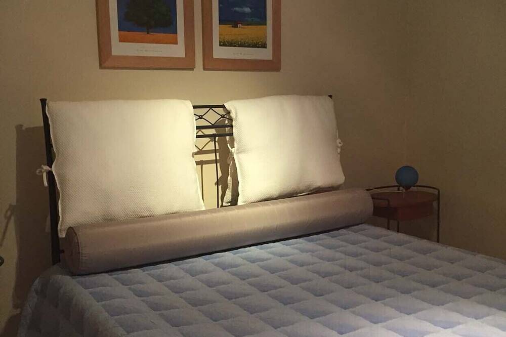 **Last Minute** Villa Torre Sleeps 8 with 2 pools, A/C few steps from the beach in Massa (Italie), Riviera Italienne