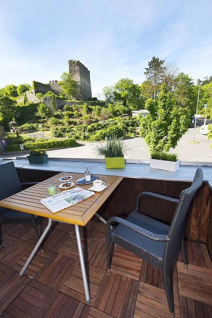 Ferienwohnung für 8 Personen, mit Balkon und Ausblick in Neuwied