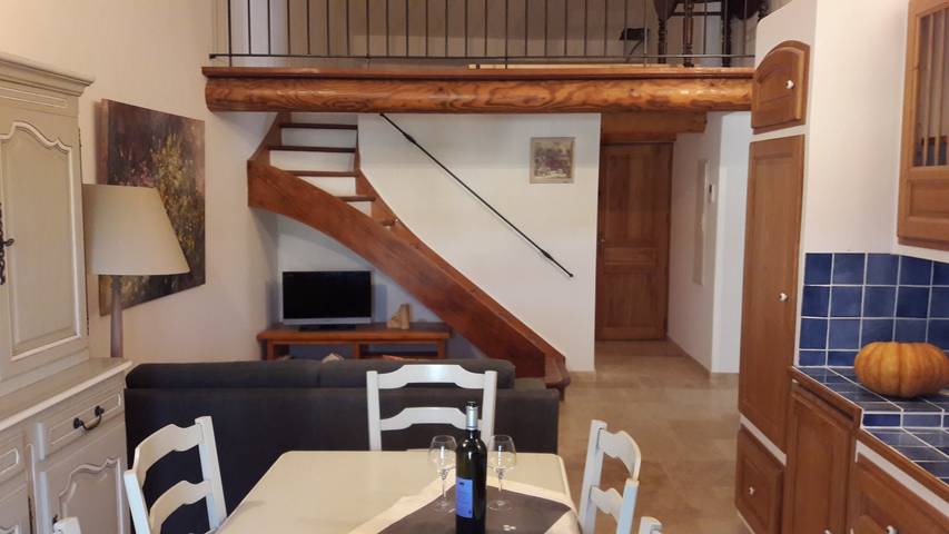 Gîte pour 6 personnes, avec terrasse à Caromb - 3