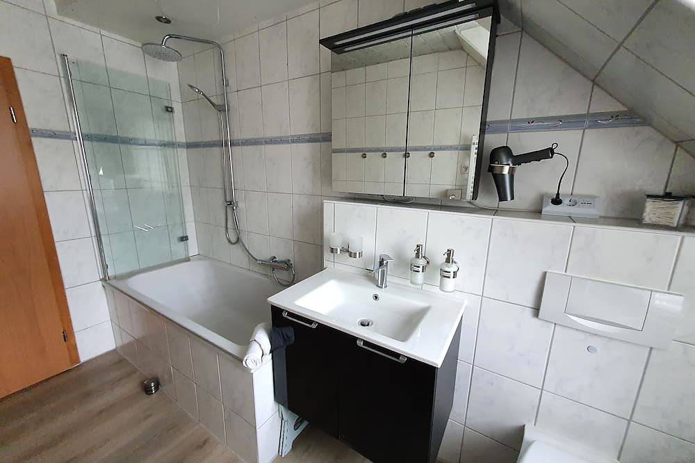 Ganze Wohnung, Genießt unsere moderne Fewo mit Sternekomfort in Tanne, Harzvorland
