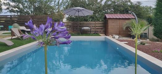 Chambre d’hôte pour 3 personnes, avec piscine ainsi que terrasse et jardin à Cadalen